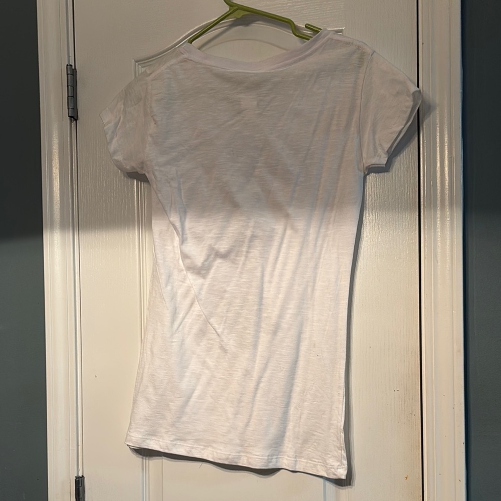 2/$10 Juniors XL Graphic Short Sleeve Tee NWT - Picture 4 of 4